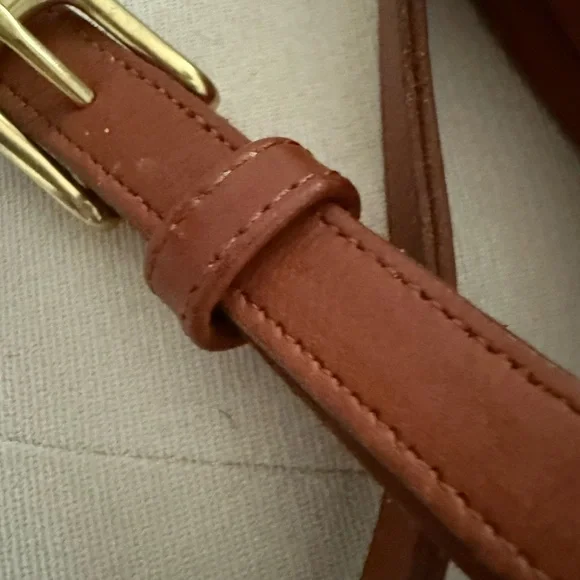 COACH Classic Tan Leather Crossbody Bag - Vintage - Great condition! - Picture 9 of 16